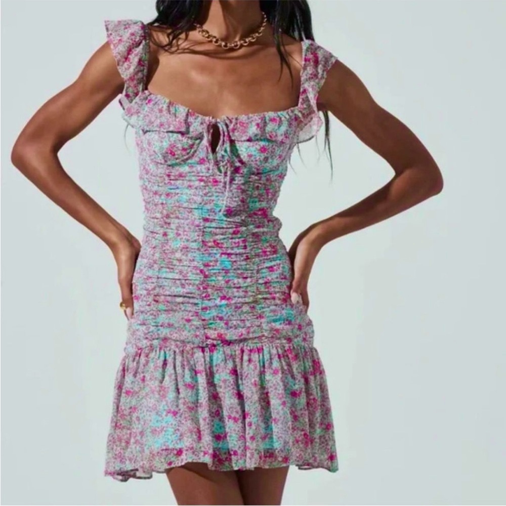 NWOT ASTR The Label Blue Floral Ruched Sweetheart Mini Dress - Picture 1 of 14